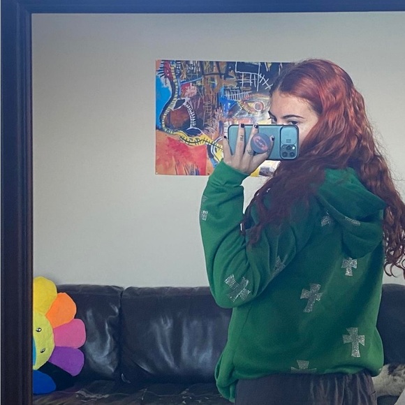 Green hoodie in the style of unknown - Picture 1 of 3